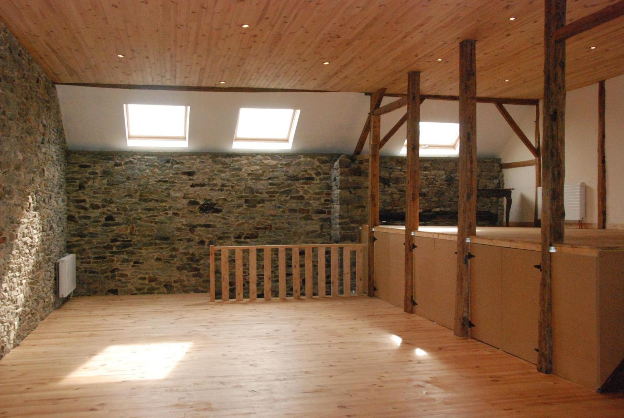 B&B Les Trois Voisins Bourseigne-Vieille Exterior photo